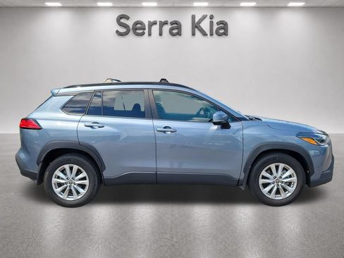 Used 2024 Toyota Corolla Cross LE w/ Moonroof Package FWD image 7