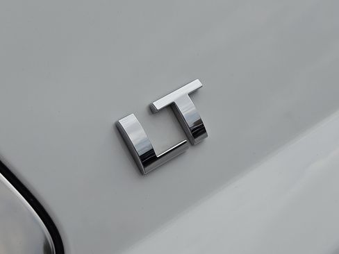 Used 2016 Chevrolet Tahoe LT image 14