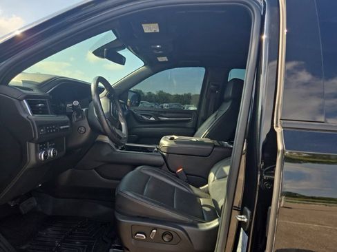 Used 2022 GMC Yukon XL Denali AWD/4WD image 7