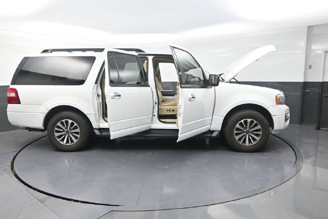 Used 2017 Ford Expedition EL XLT w/ Equipment Group 202A AWD/4WD image 46