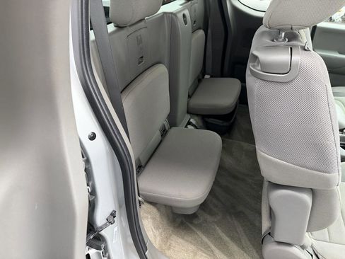 Used 2014 Nissan Frontier S w/ S Preferred Package image 11