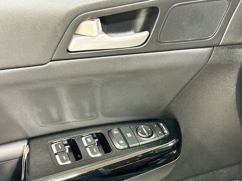 Used 2020 Kia Sportage EX image 18