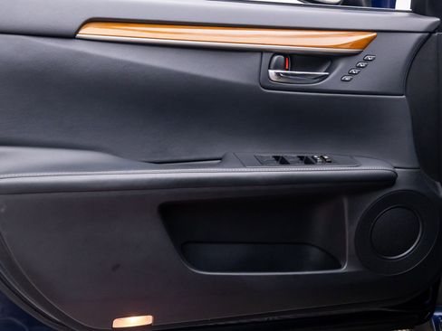Used 2015 Lexus ES 300h image 12