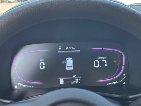 Used 2025 Kia Soul LX w/ LX Technology Package FWD image 38