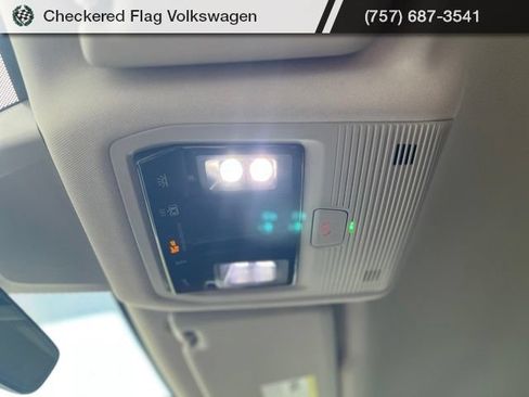 Used 2025 Volkswagen Atlas SE FWD image 18