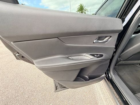 Used 2025 Nissan Murano SV image 17