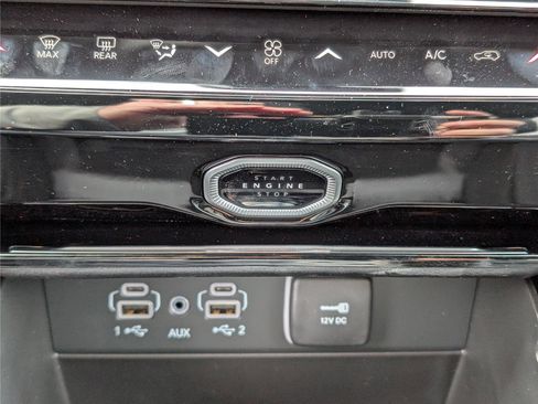 New 2026 Jeep Grand Cherokee Limited w/ Limited Altitude Package AWD/4WD image 19