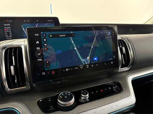 Used 2025 Ford Expedition Platinum image 25