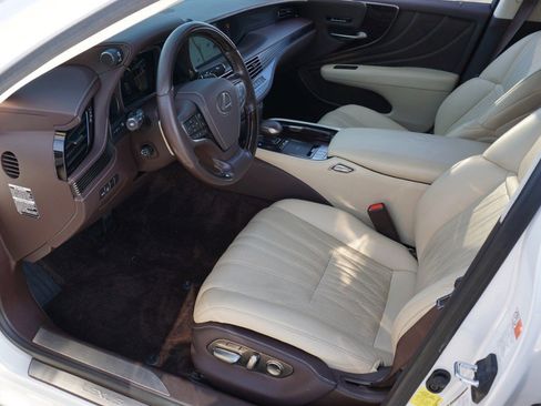 Used 2018 Lexus LS 500 AWD w/ Luxury Package image 11