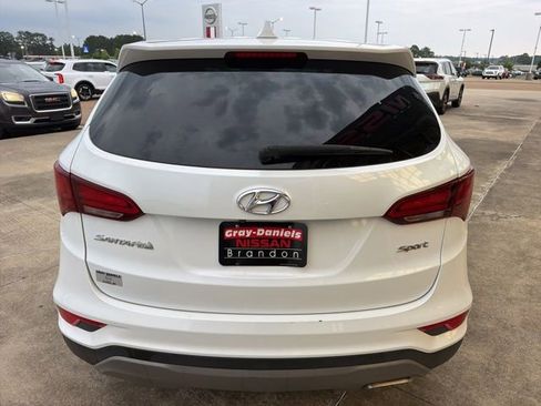 Used 2017 Hyundai Santa Fe Sport FWD image 3