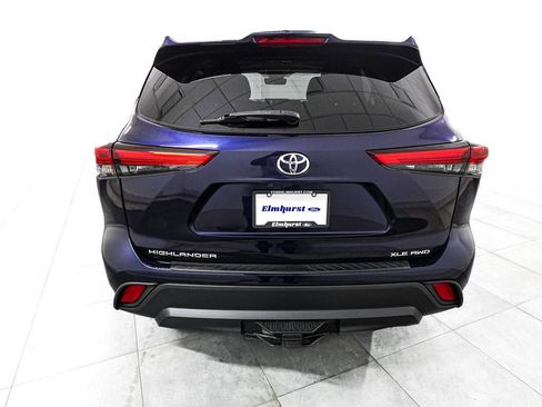 Used 2020 Toyota Highlander XLE AWD/4WD image 5