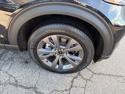 Used 2022 Ford Explorer XLT w/ Equipment Group 202A image 10