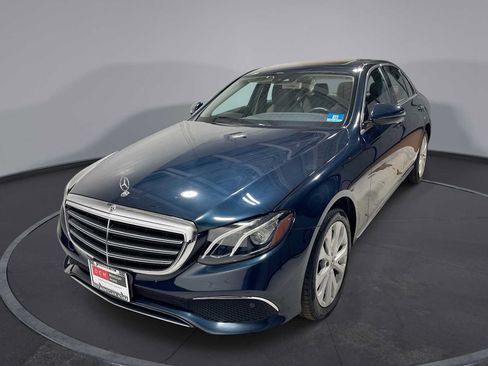 Used 2018 Mercedes-Benz E 400 4MATIC Sedan image 1