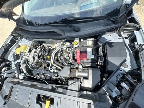 Used 2021 Nissan Rogue Platinum image 10