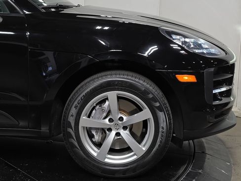 Certified 2021 Porsche Macan AWD/4WD image 11