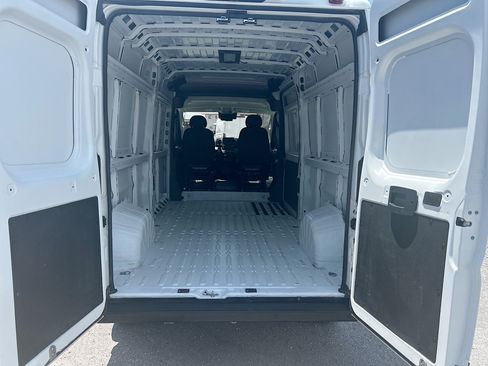 Used 2024 RAM ProMaster 2500 w/ Safety Group FWD image 22