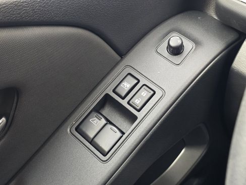 Used 2024 Nissan Frontier SV w/ Technology Package image 25