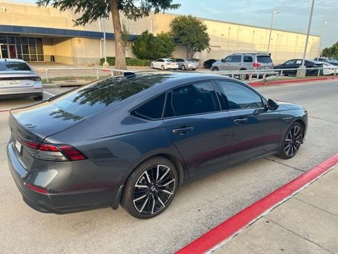 Used 2025 Honda Accord SE image 4