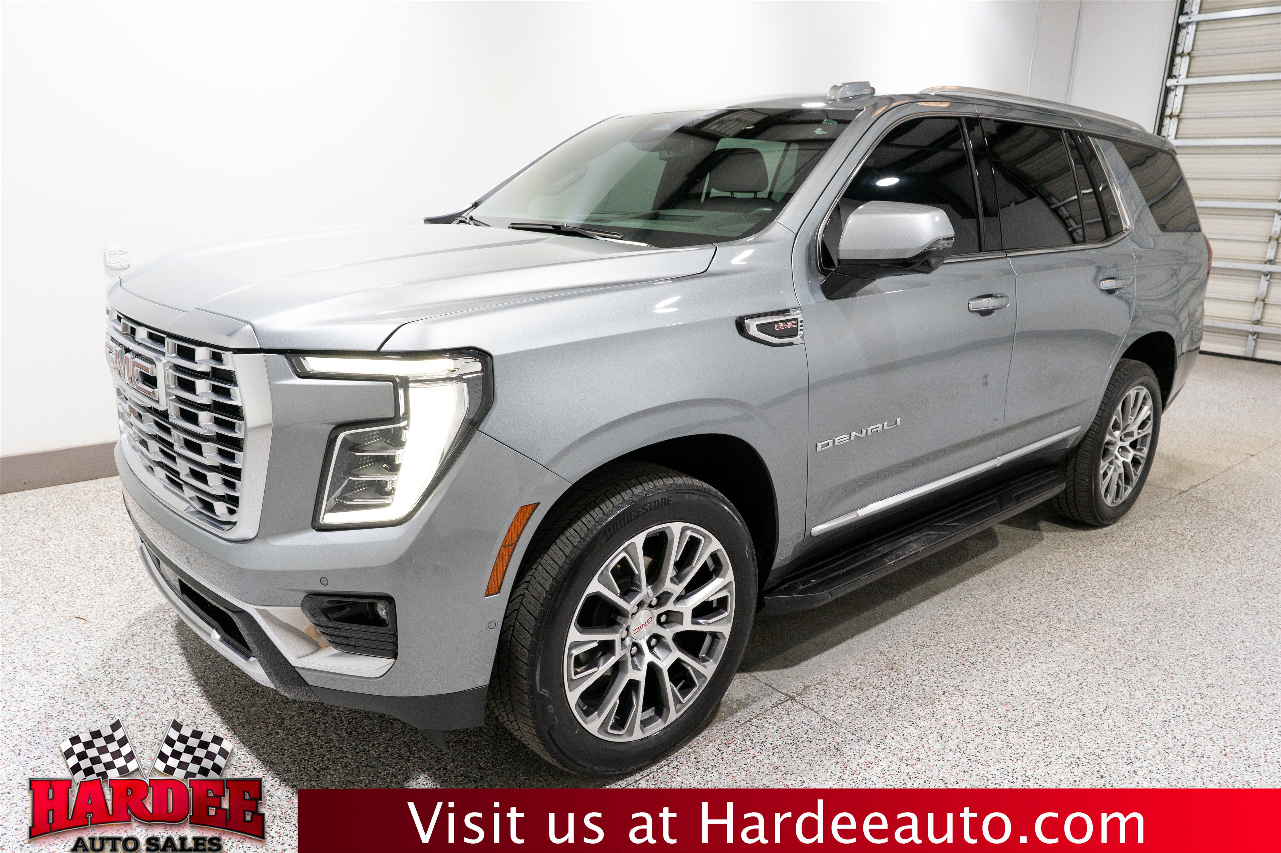 Used 2025 GMC Yukon Denali AWD/4WD image 2