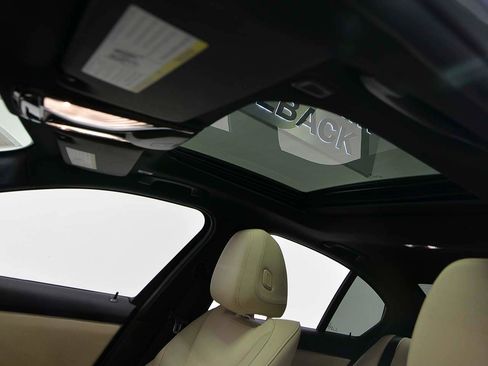 Certified 2023 BMW 330i Sedan w/ Premium Package image 7