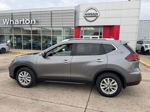Used 2018 Nissan Rogue SV w/ Premium Package image 6
