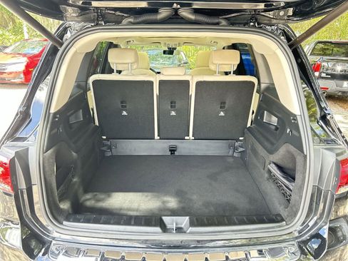 Used 2023 Mercedes-Benz GLB 250 image 9