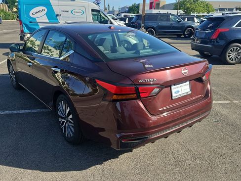 Used 2024 Nissan Altima 2.5 SV image 6
