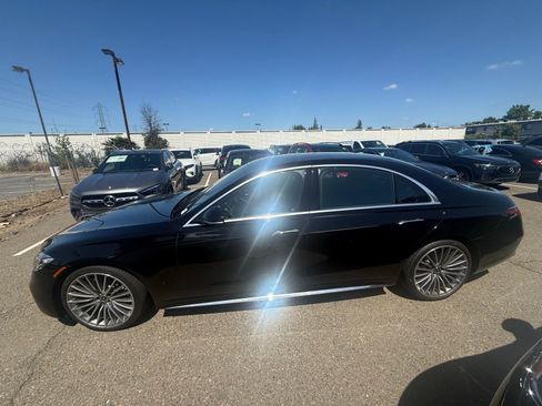 Used 2023 Mercedes-Benz S 500 4MATIC image 2
