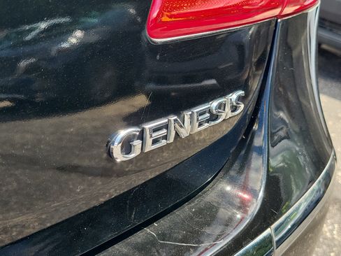 Used 2013 Hyundai Genesis 3.8 w/ Technology Pkg RWD image 7