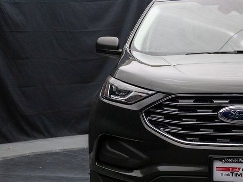 Used 2022 Ford Edge SE image 3