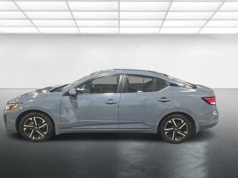 Used 2024 Nissan Sentra SV image 9
