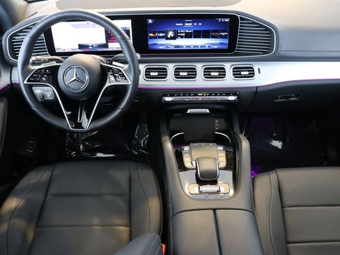 Used 2025 Mercedes-Benz GLS 450 4MATIC image 23