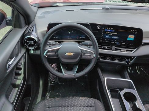 Used 2025 Chevrolet Equinox LT image 17