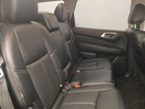Used 2020 Nissan Pathfinder Platinum FWD image 19