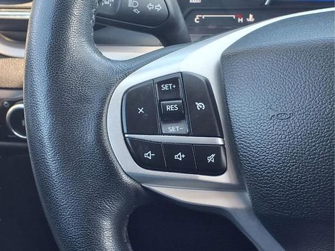 Used 2023 Ford Explorer XLT w/ Equipment Group 202A AWD/4WD image 30