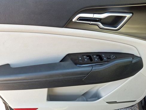 Certified 2025 Kia Sportage EX image 13