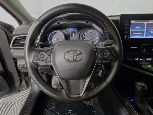Used 2023 Toyota Camry SE image 18