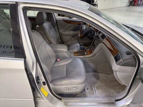 Used 2005 Lexus ES 330 image 14