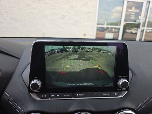 Used 2024 Nissan Sentra SV FWD image 18