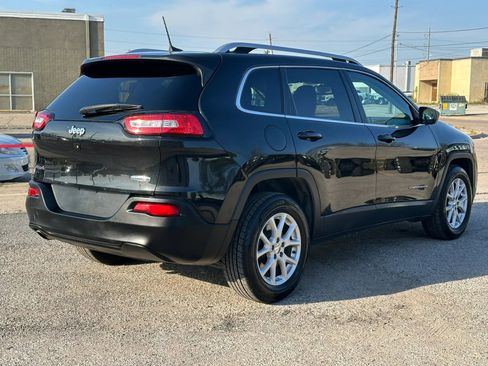 Used 2016 Jeep Cherokee Latitude AWD/4WD image 7
