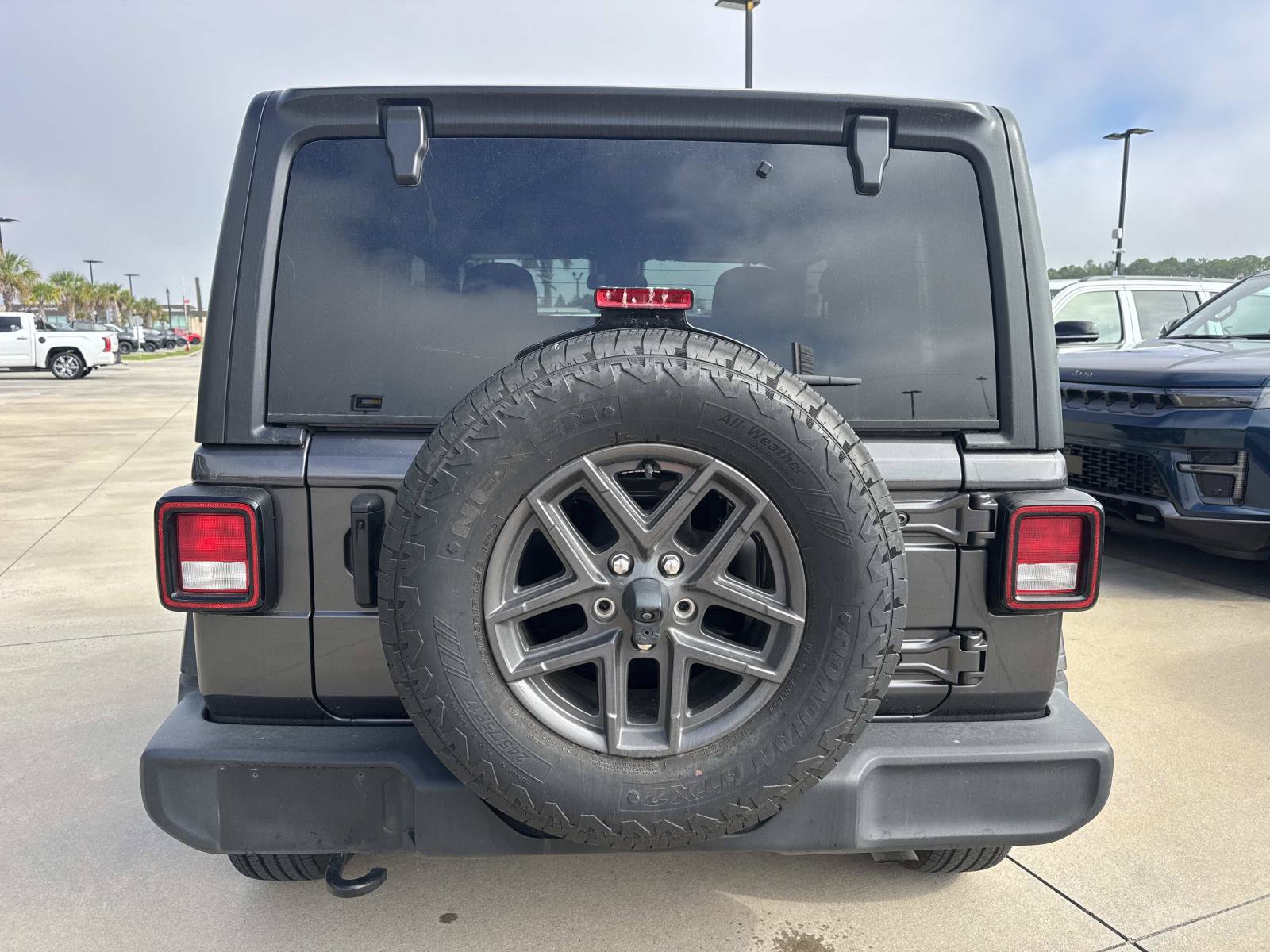 Used 2024 Jeep Wrangler Sport AWD/4WD image 6