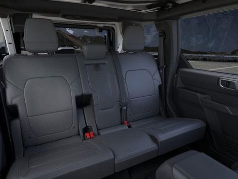 New 2026 Ford Bronco Outer Banks w/ Sasquatch Package image 11