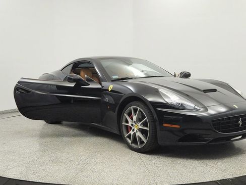 Used 2012 Ferrari California image 12