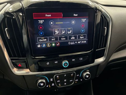 Used 2023 Chevrolet Traverse LT AWD/4WD image 16
