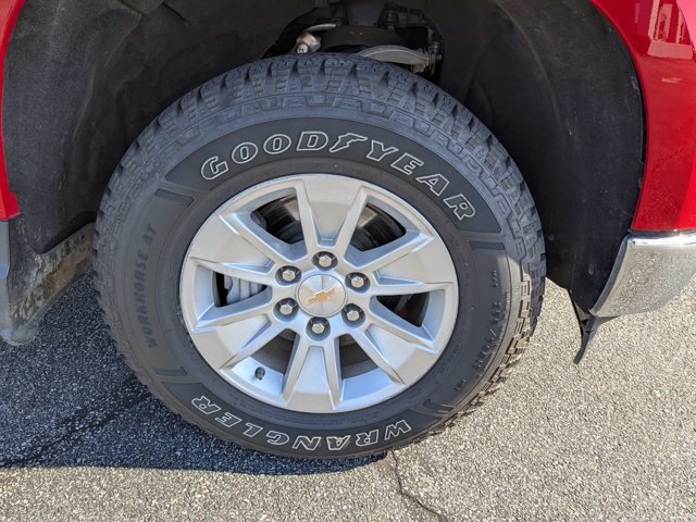 Used 2025 Chevrolet Silverado 1500 LT AWD/4WD image 9