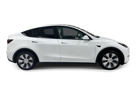 Certified 2023 Tesla Model Y Long Range AWD/4WD image 7