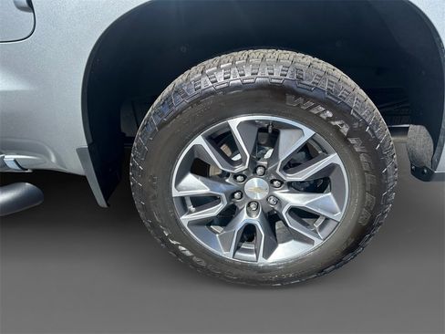 Used 2024 Chevrolet Silverado 1500 LT w/ Z71 Off-Road Package image 8