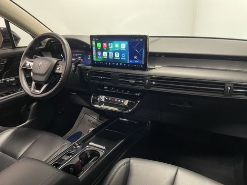 Used 2025 Lincoln Corsair AWD w/ Equipment Group 101A image 30