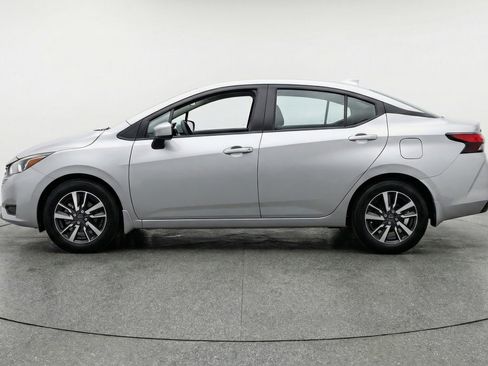 Used 2025 Nissan Versa SV FWD image 5