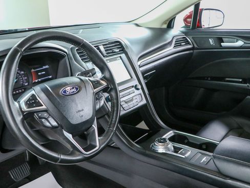 Used 2018 Ford Fusion SE w/ Equipment Group 201A FWD image 22